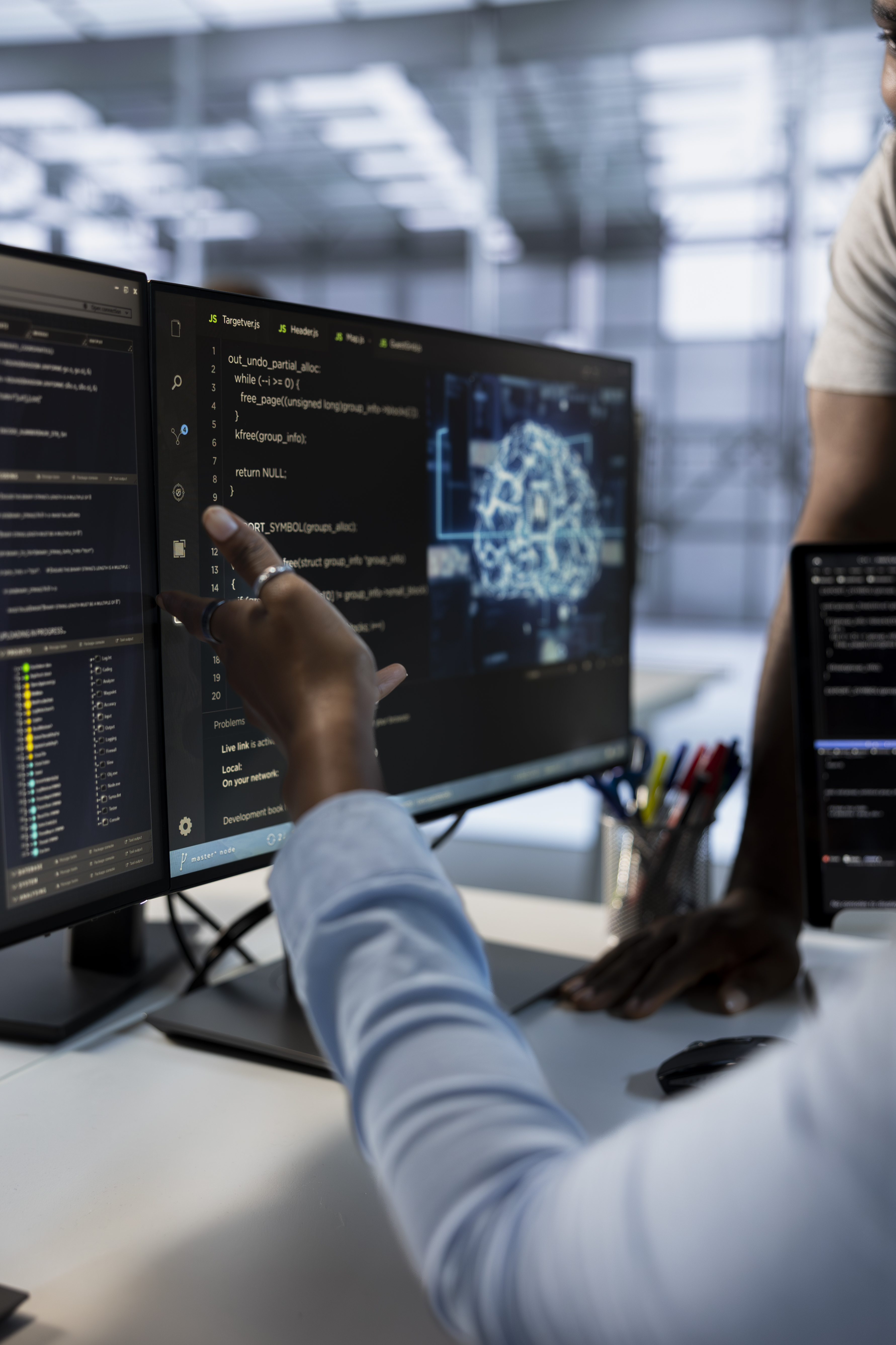 Equipo Veluttion trabajando en soluciones tecnológicas